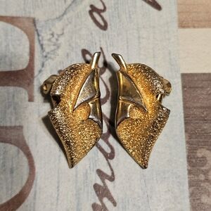 Vintage Gold Tone Clip On Earrings